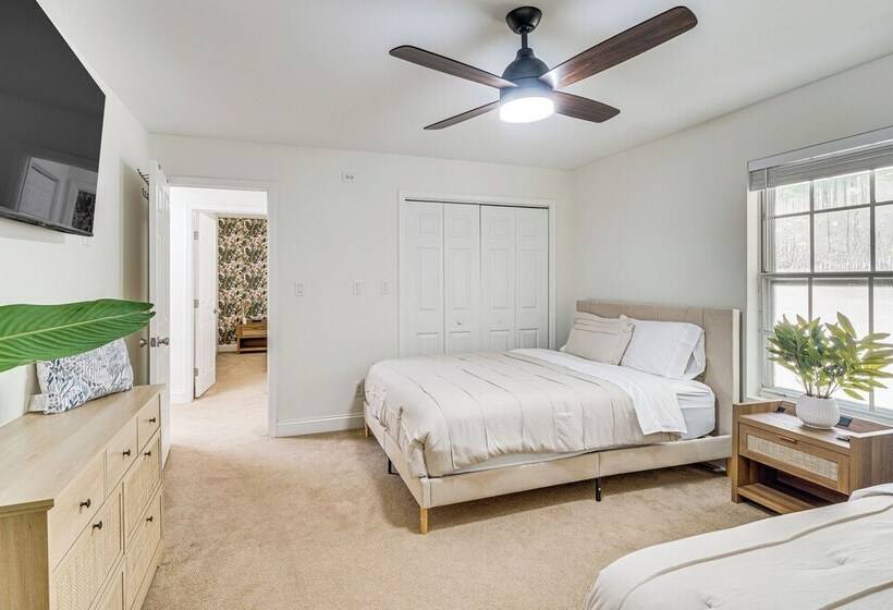 Beautiful Home W/ Pool: Near Downtown, Unc & Duke!