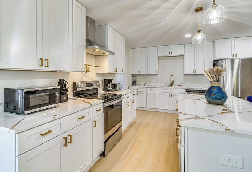 Beautiful Home W/ Pool: Near Downtown, Unc & Duke!