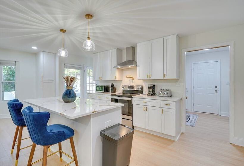 Beautiful Home W/ Pool: Near Downtown, Unc & Duke!