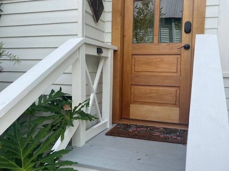 Bed and Breakfast Guesthouse On Girod