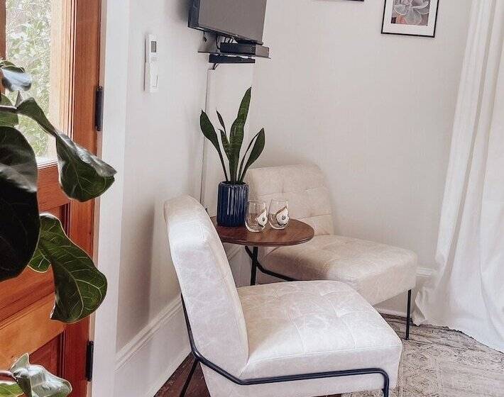 Bed and Breakfast Guesthouse On Girod