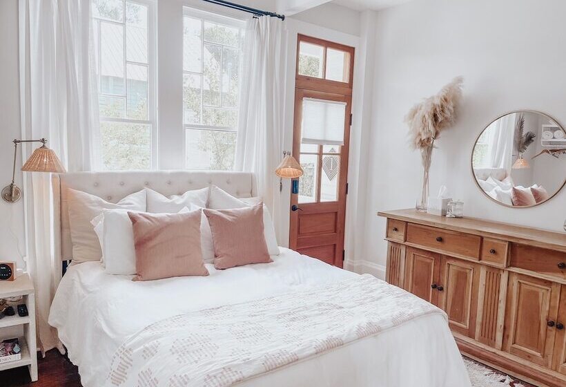 Bed and Breakfast Guesthouse On Girod