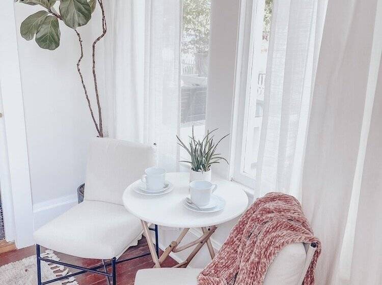 Bed and Breakfast Guesthouse On Girod