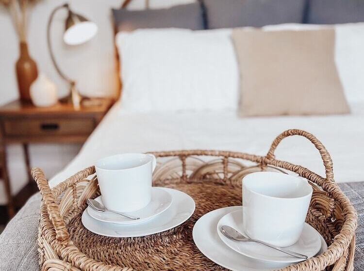 Bed and Breakfast Guesthouse On Girod