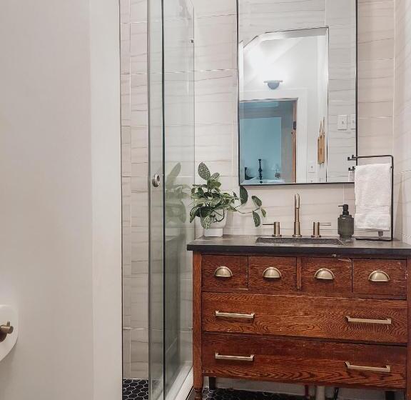 Bed and Breakfast Guesthouse On Girod