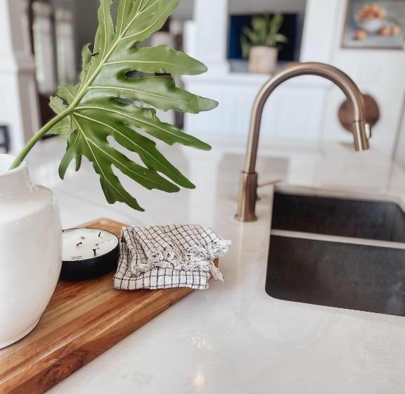 Bed and Breakfast Guesthouse On Girod