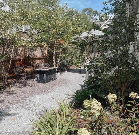 Bed and Breakfast Guesthouse On Girod