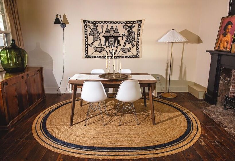 مبيت وإفطار Kingston Carriage House