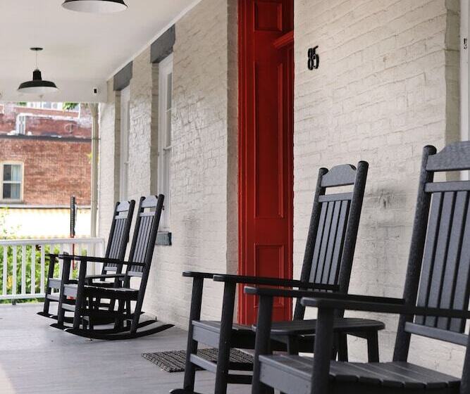 مبيت وإفطار Kingston Carriage House