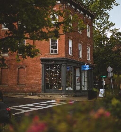 مبيت وإفطار Kingston Carriage House