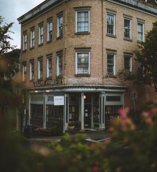 مبيت وإفطار Kingston Carriage House