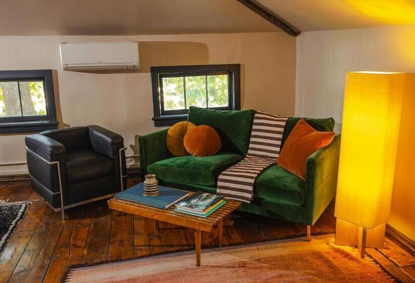 مبيت وإفطار Kingston Carriage House