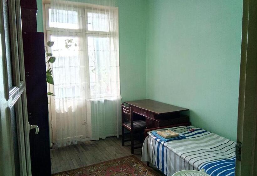 민박 Room In The Centre