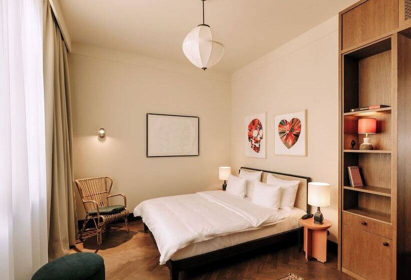 هتل Château Royal Berlin