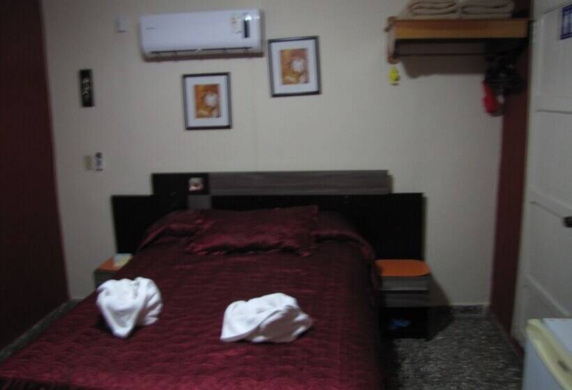 Blueroom & Hostal Saiz