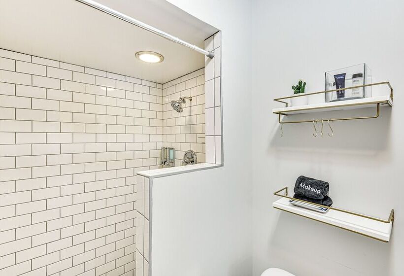 Bright South Haven Cottage ~ 2 Mi To Beach!