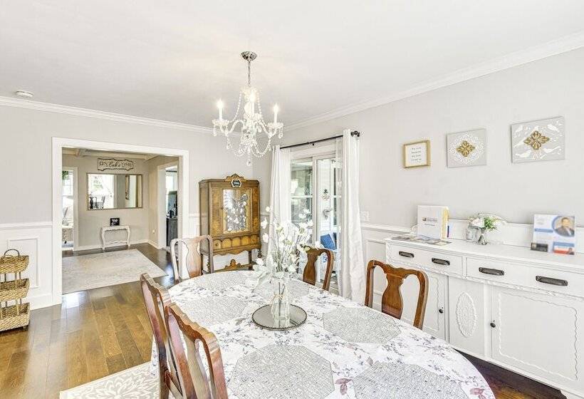 Bright South Haven Cottage ~ 2 Mi To Beach!