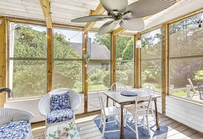 Bright South Haven Cottage ~ 2 Mi To Beach!