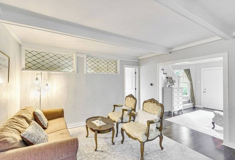 Bright South Haven Cottage ~ 2 Mi To Beach!