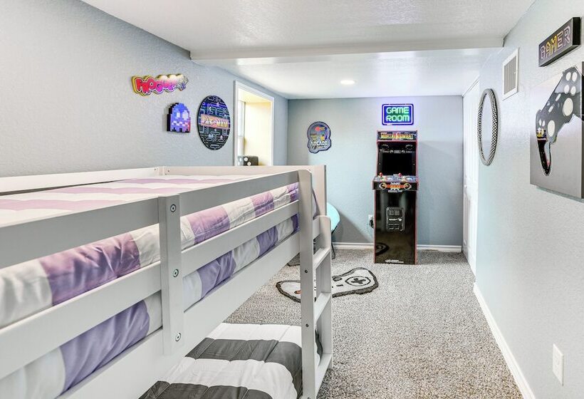 Brownwood Family Home 2 Mi To Public Marina!