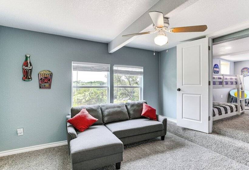 Brownwood Family Home 2 Mi To Public Marina!