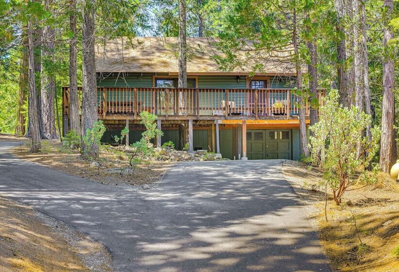 California Mountain Cabin W/ Lake Access & Deck!