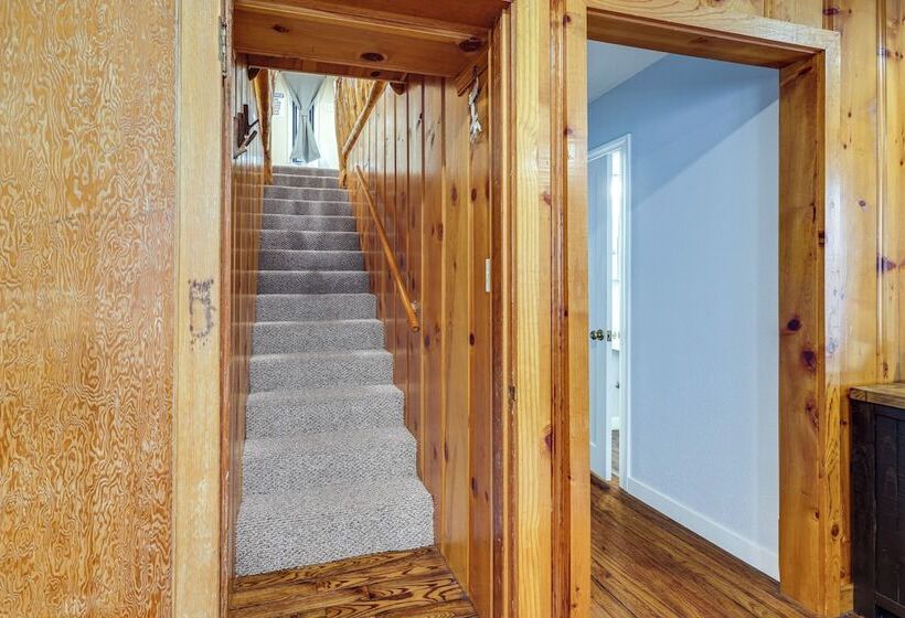 California Mountain Cabin W/ Lake Access & Deck!