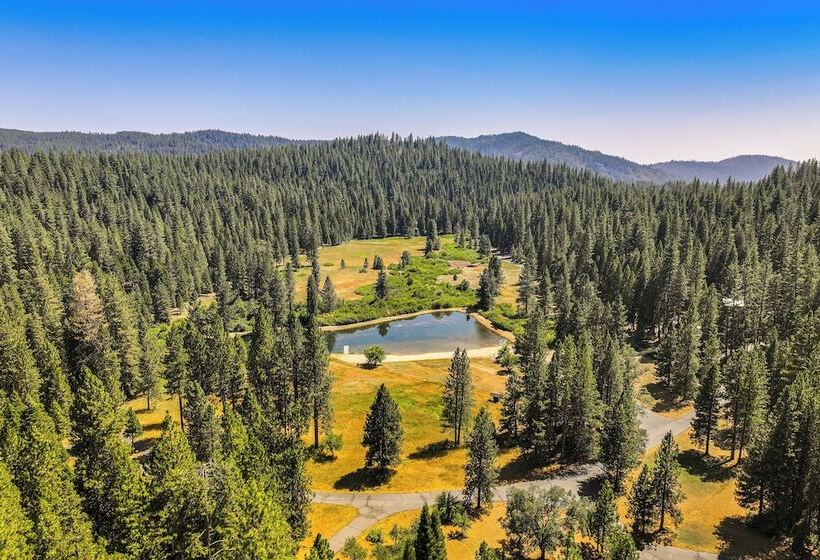 California Mountain Cabin W/ Lake Access & Deck!