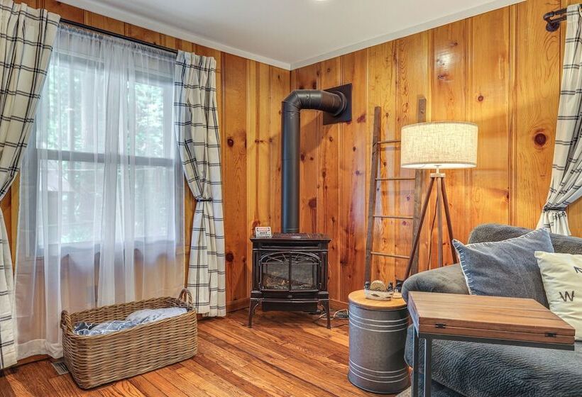 California Mountain Cabin W/ Lake Access & Deck!