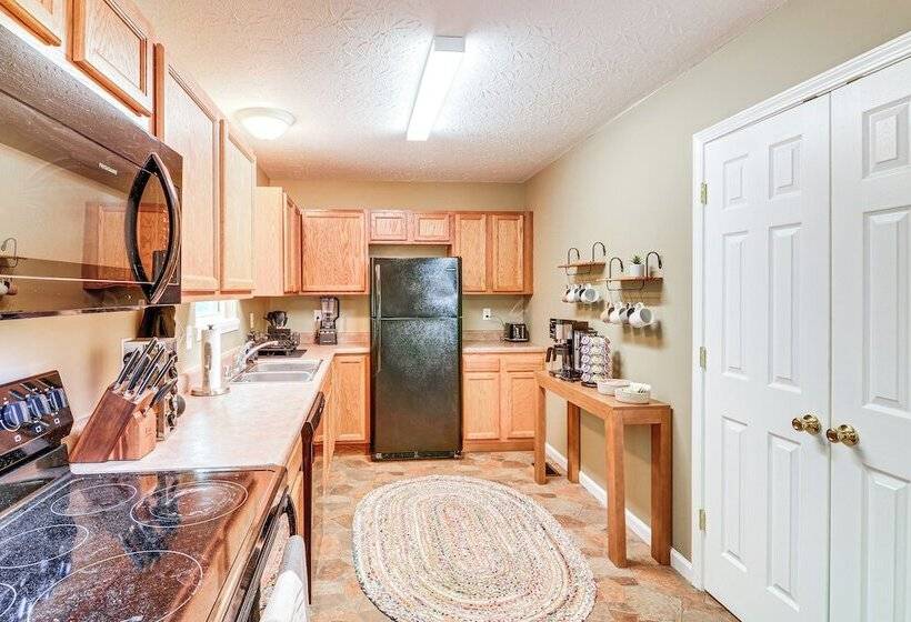 Campton Cottage W/ Hot Tub, Near Hiking + Climbing