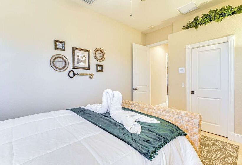 3 Mi To Beach: Cape Coral Escape W/ Private Pool