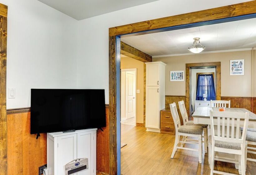 Charming Family Home: Walk To Downtown Bellefonte!