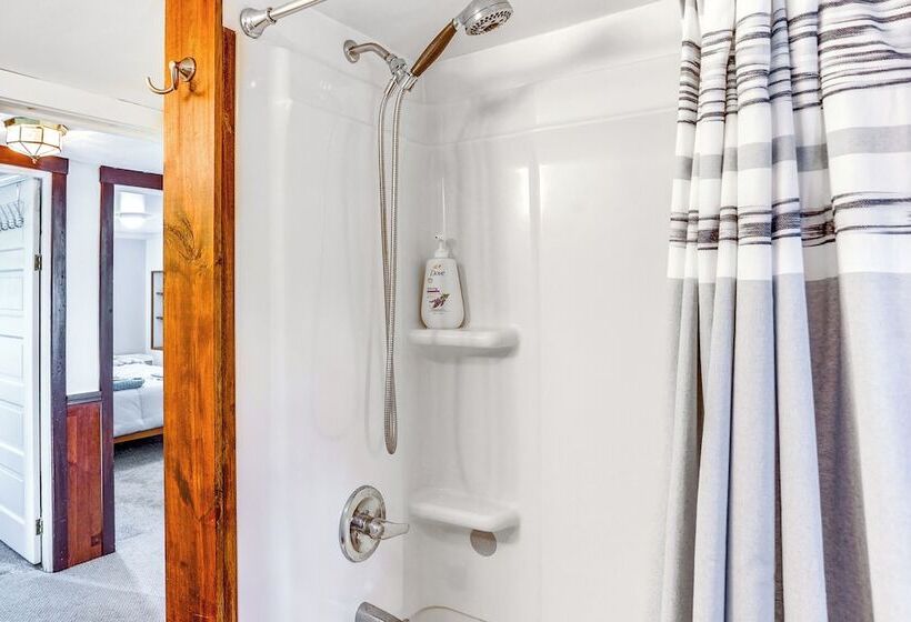 Charming Family Home: Walk To Downtown Bellefonte!