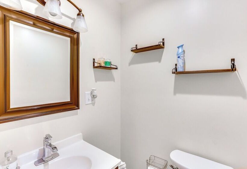 Charming Family Home: Walk To Downtown Bellefonte!