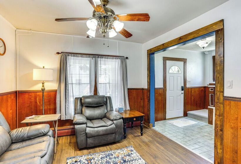 Charming Family Home: Walk To Downtown Bellefonte!