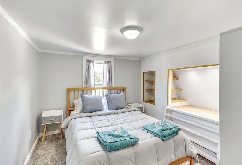 Charming Family Home: Walk To Downtown Bellefonte!