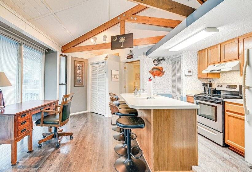 Myrtle Beach Tree House W/ Deck ~ 7 Mi To Beach!