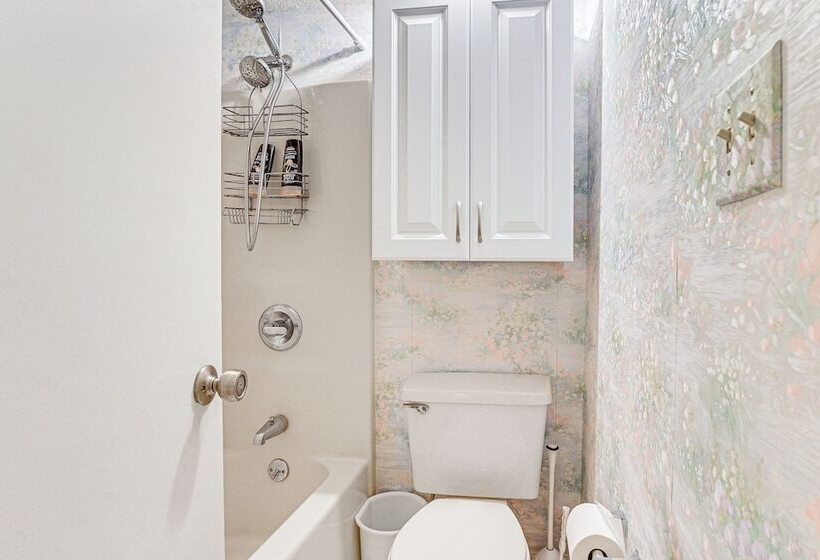 Myrtle Beach Tree House W/ Deck ~ 7 Mi To Beach!