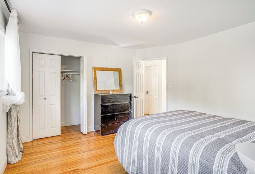 Charming Oakland Home W/ Fireplace & Deck!