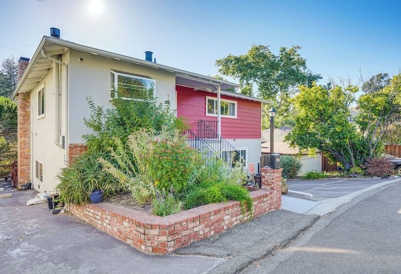 Charming Oakland Home W/ Fireplace & Deck!