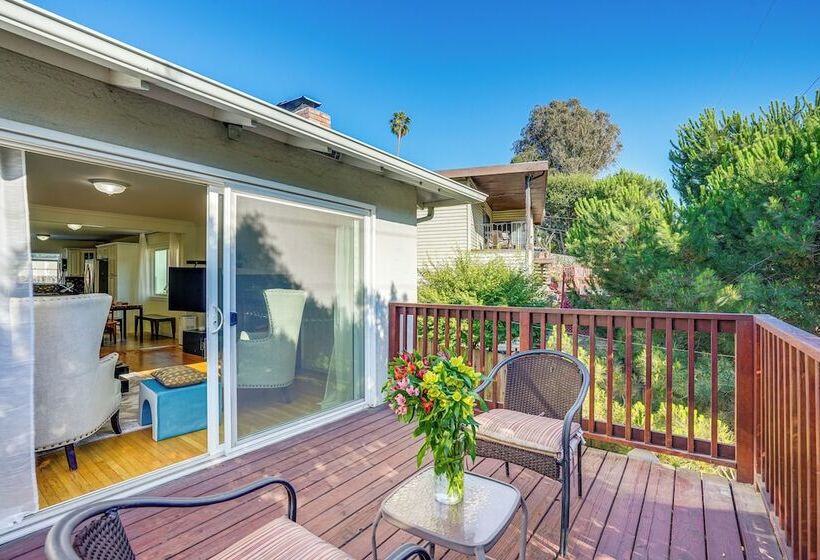 Charming Oakland Home W/ Fireplace & Deck!