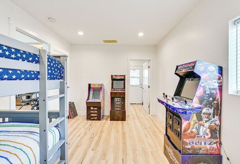 Chic Chula Vista Home: 10 Mi To Downtown San Diego