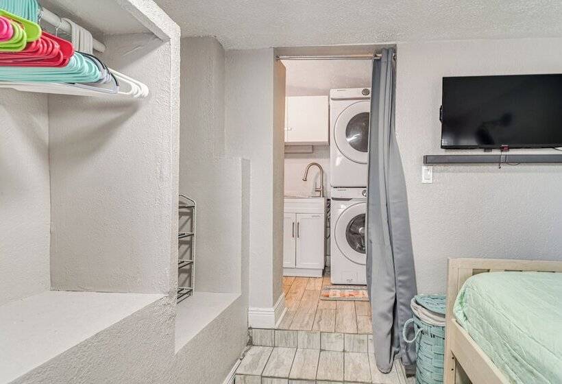 Colorful St Petersburg Gem W/ Patio, Near Beaches!