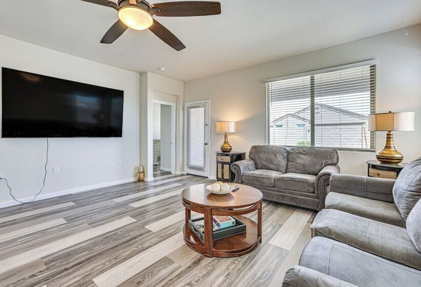 Cozy Buckeye Home W/ Patio & Fire Pit!