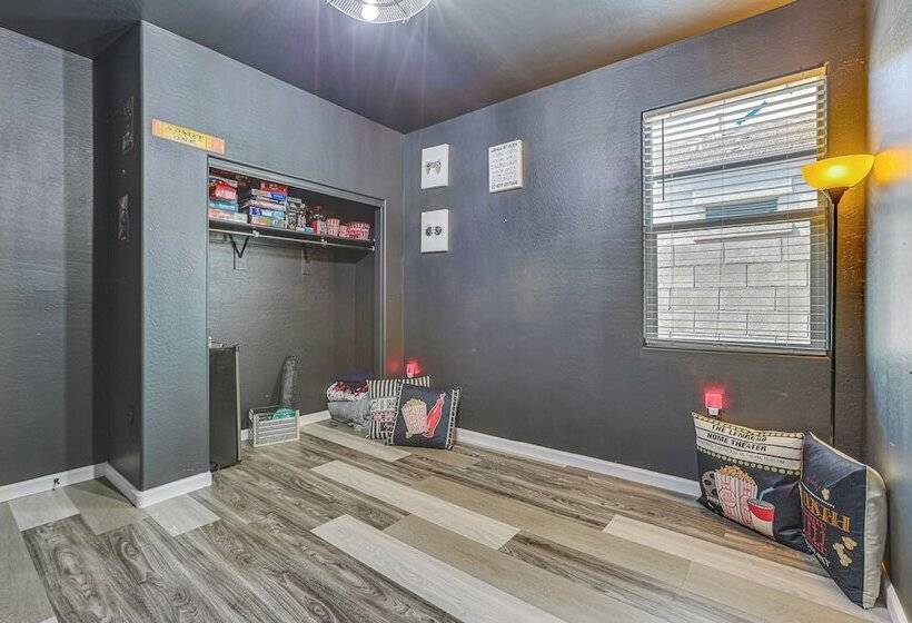 Cozy Buckeye Home W/ Patio & Fire Pit!