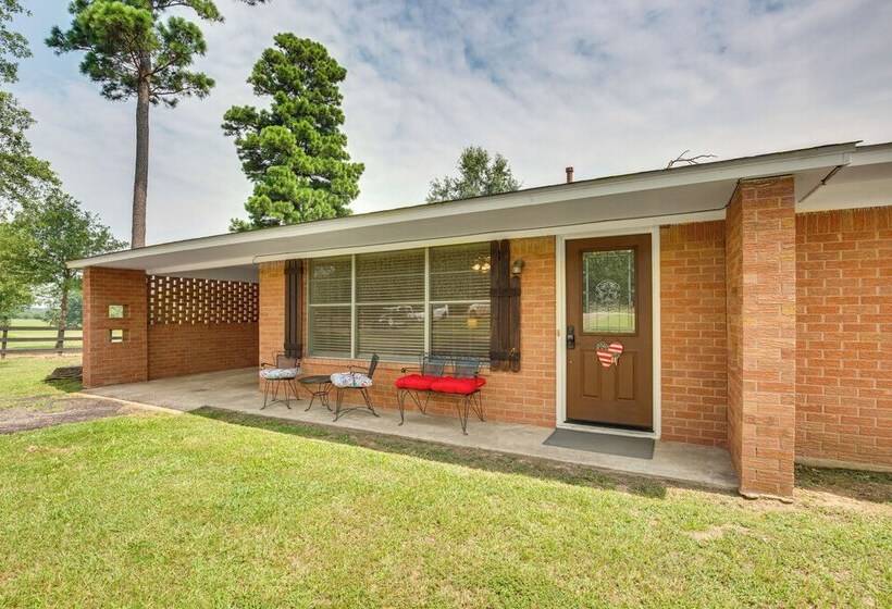 Cozy De Kalb Home W/ Grill On 100 Acres!