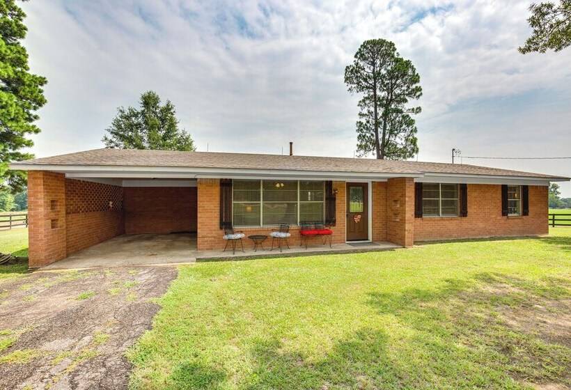 Cozy De Kalb Home W/ Grill On 100 Acres!