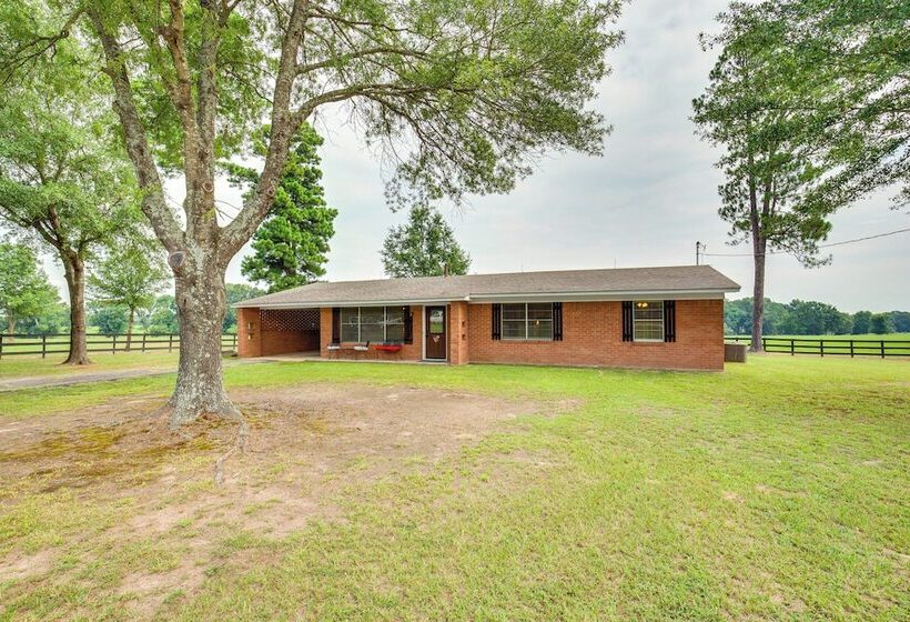 Cozy De Kalb Home W/ Grill On 100 Acres!