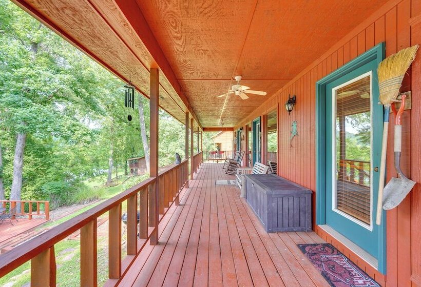 Flippin Home W/ Fire Pit: Walk To White River!