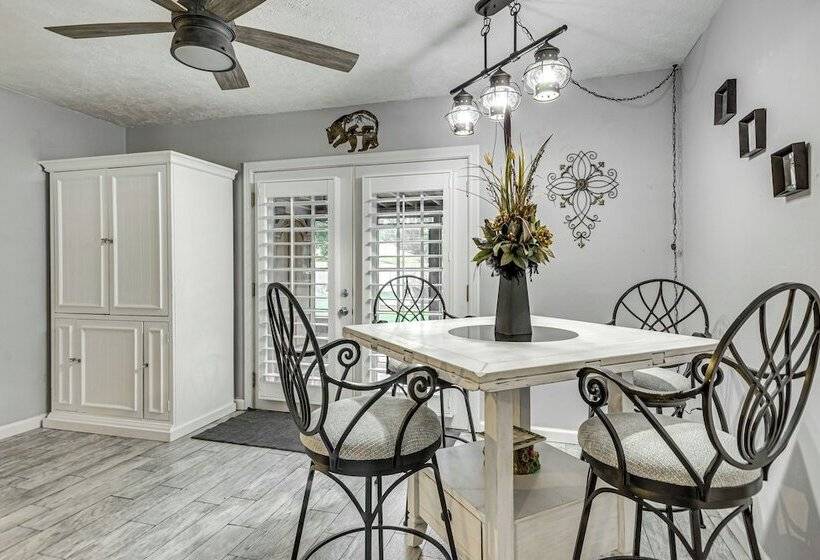 Fort Walton Beach Home W/ Pool: 5 Mi To Beach!